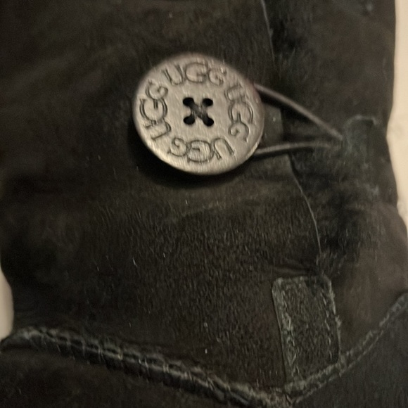 On Hold! UGG Bailey Button Fleece lined suede boots - Picture 5 of 9
